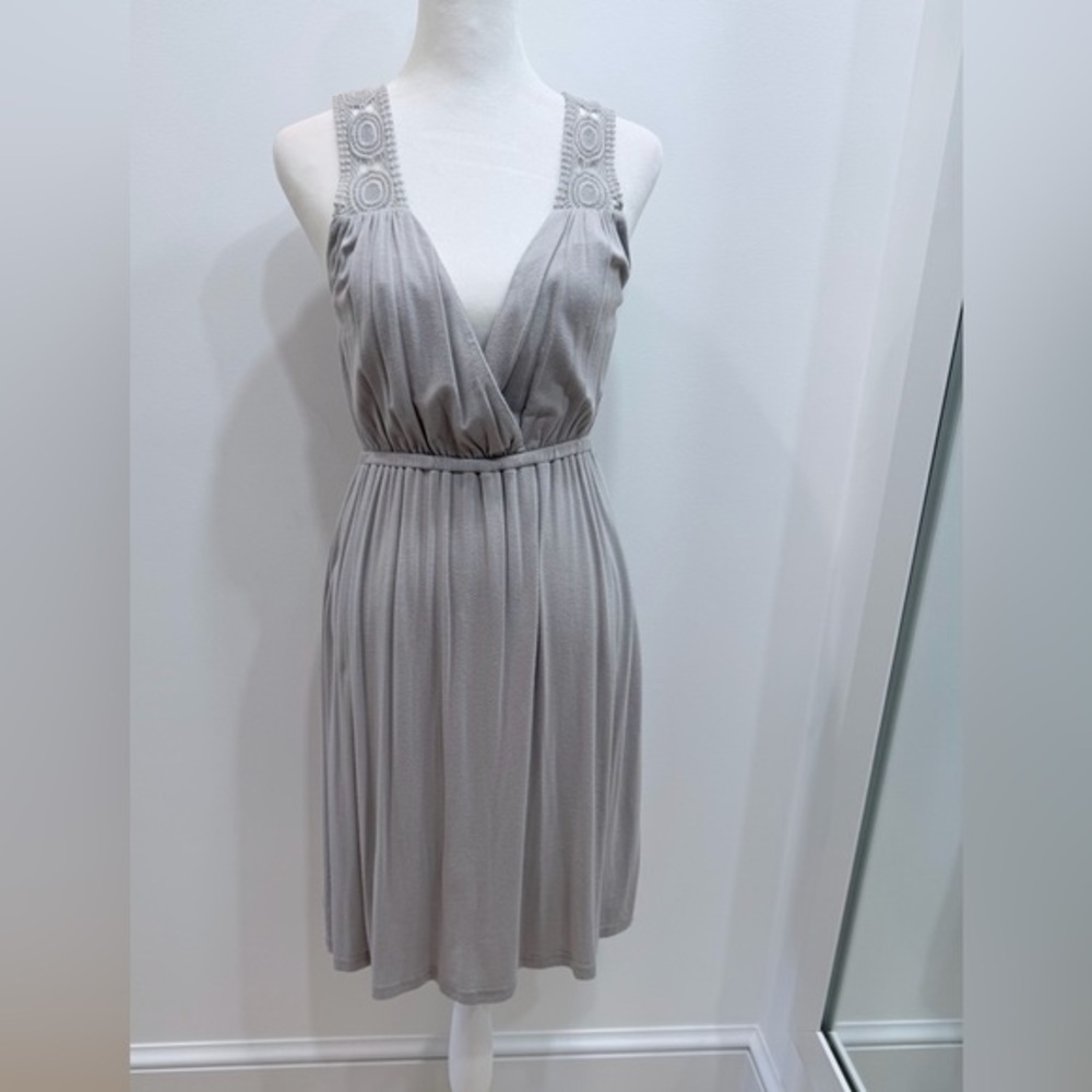 Emmelee Jersey Knit Sleeveless V-Neck Midi Dress -Light Gray - Size Small